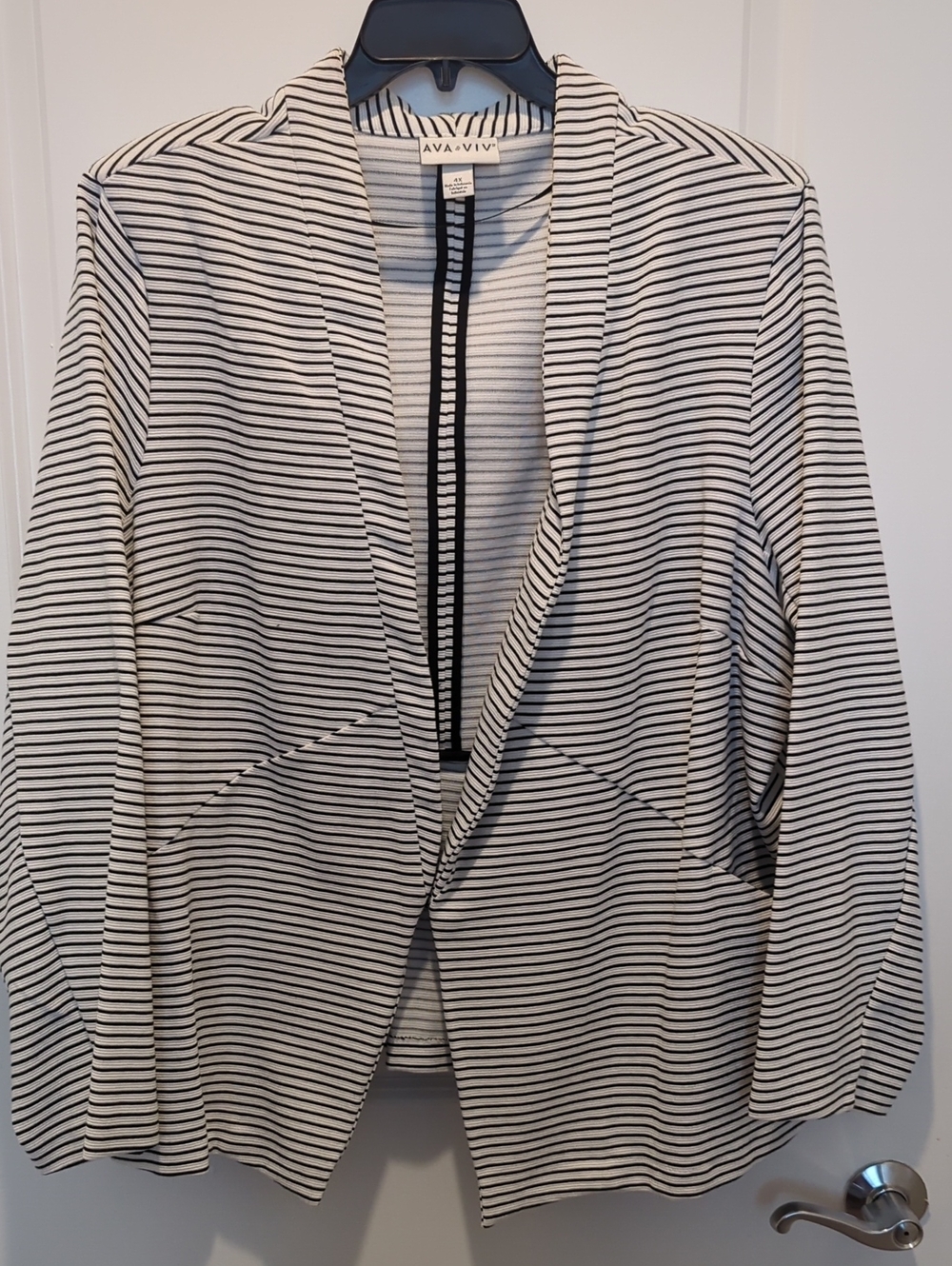 NWOT Ava & Viv Black and White Striped Open-Front Blazer Size 4x